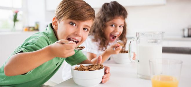 Υγεία: Τα παιδιά που τρώνε πρωινό, έχουν καλύτερους βαθμούς στο σχολείο