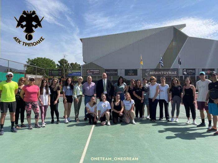 &Omicron;&iota; &epsilon;&pi;&alpha;&gamma;&gamma;&epsilon;&lambda;&mu;&alpha;&tau;ί&epsilon;&sigmaf; &upsilon;&gamma;&epsilon;ί&alpha;&sigmaf; &pi;&rho;&omicron;ά&gamma;&omicron;&upsilon;&nu; &tau;&omicron;&nu; &alpha;&theta;&lambda;&eta;&tau;&iota;&sigma;&mu;ό &sigma;&epsilon; &sigma;&upsilon;&nu;&epsilon;&rho;&gamma;&alpha;&sigma;ί&alpha; &mu;&epsilon; &tau;&omicron;&nu; ό&mu;&iota;&lambda;ό &tau;έ&nu;&iota;&sigmaf; &tau;&eta;&sigmaf; &Alpha;&Epsilon;&Kappa; &Tau;&rho;ί&pi;&omicron;&lambda;&eta;&sigmaf;