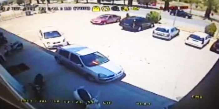 Ξεκαρδιστικό βίντεο γκάφας οδηγού στην Καλαμάτα (vd)