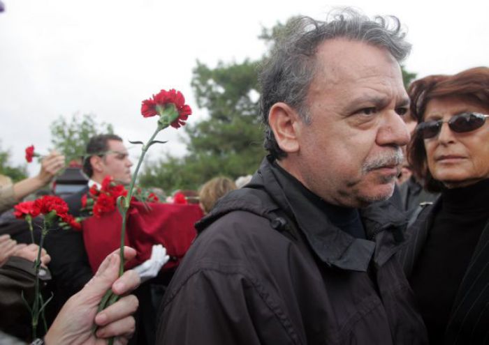&Pi;έ&theta;&alpha;&nu;&epsilon; &omicron; &Nu;ί&kappa;&omicron;&sigmaf; &Mu;&pi;&epsilon;&lambda;&omicron;&gamma;&iota;ά&nu;&nu;&eta;&sigmaf;, &gamma;&iota;&omicron;&sigmaf; &tau;&omicron;&upsilon; &iota;&sigma;&tau;&omicron;&rho;&iota;&kappa;&omicron;ύ &eta;&gamma;έ&tau;&eta; &tau;&eta;&sigmaf; A&rho;&iota;&sigma;&tau;&epsilon;&rho;ά&sigmaf;