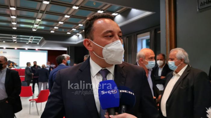 &Kappa;ώ&sigma;&tau;&alpha;&sigmaf; &Beta;&lambda;ά&sigma;&eta;&sigmaf; &gamma;&iota;&alpha; &tau;&omicron; &phi;&upsilon;&sigma;&iota;&kappa;ό &alpha;έ&rho;&iota;&omicron;: "&Mu;&epsilon;&gamma;ά&lambda;&eta; &mu;έ&rho;&alpha; &gamma;&iota;&alpha; &tau;&eta;&nu; &Alpha;&rho;&kappa;&alpha;&delta;ί&alpha; &kappa;&alpha;&iota; &tau;&eta;&nu; &Pi;&epsilon;&lambda;&omicron;&pi;ό&nu;&nu;&eta;&sigma;&omicron;" (vd)