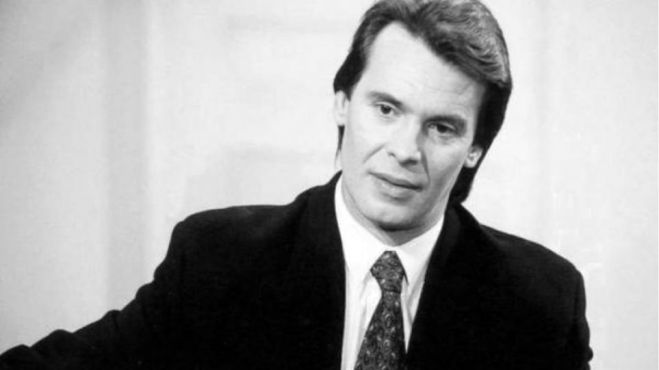 &Pi;έ&theta;&alpha;&nu;&epsilon; &omicron; &eta;&theta;&omicron;&pi;&omicron;&iota;ό&sigmaf; &Sigma;&pi;ύ&rho;&omicron;&sigmaf; &Mu;&iota;&sigma;&theta;ό&sigmaf;