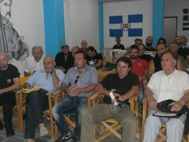Στελέχη της Χρυσής Αυγής στην τελετή μνήμης για τη μάχη των Θερμοπυλών