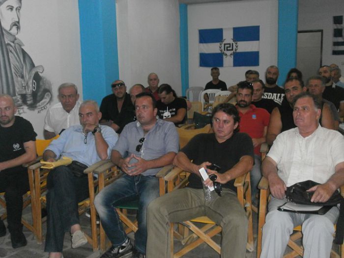 Στελέχη της Χρυσής Αυγής στην τελετή μνήμης για τη μάχη των Θερμοπυλών