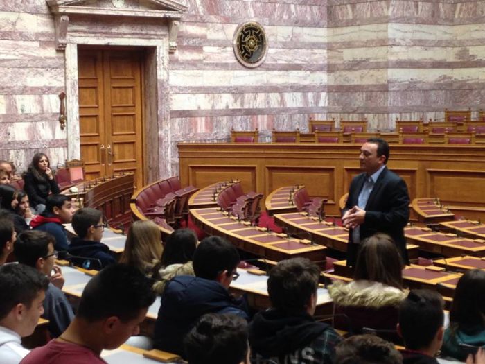 &Beta;&omicron;&upsilon;&lambda;ή - &Mu;&alpha;&theta;&eta;&tau;έ&sigmaf; &tau;&omicron;&upsilon; 4&omicron;&upsilon; &Gamma;&upsilon;&mu;&nu;&alpha;&sigma;ί&omicron;&upsilon; &Tau;&rho;ί&pi;&omicron;&lambda;&eta;&sigmaf; &upsilon;&pi;&omicron;&delta;έ&chi;&tau;&eta;&kappa;&epsilon; &omicron; &Kappa;. &Beta;&lambda;ά&sigma;&eta;&sigmaf; (&epsilon;&iota;&kappa;ό&nu;&epsilon;&sigmaf;)