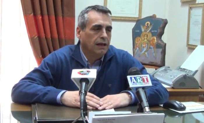 &Gamma;&iota;&alpha; &laquo;&pi;&alpha;&nu;&tau;&epsilon;&lambda;ή &alpha;&nu;&upsilon;&pi;&alpha;&rho;&xi;ί&alpha; έ&rho;&gamma;&omicron;&upsilon;&raquo; &kappa;&alpha;&tau;&eta;&gamma;&omicron;&rho;&epsilon;ί &tau;&eta; &delta;&eta;&mu;&omicron;&tau;&iota;&kappa;ή &alpha;&rho;&chi;ή &omicron; &Tau;&zeta;&iota;&omicron;ύ&mu;&eta;&sigmaf; (vd)