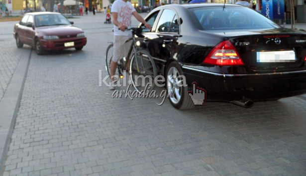 &Sigma;&upsilon;&nu;&epsilon;&chi;ί&zeta;&epsilon;&iota; &nu;&alpha; &pi;&alpha;&rho;&kappa;ά&rho;&epsilon;&iota; ό&pi;&omicron;&upsilon; &gamma;&omicron;&upsilon;&sigma;&tau;ά&rho;&epsilon;&iota; &kappa;&alpha;&nu;&epsilon;ί&sigmaf; &sigma;&tau;&omicron; &pi;&epsilon;&zeta;&omicron;&delta;&rho;&omicron;&mu;&eta;&mu;έ&nu;&omicron; &kappa;έ&nu;&tau;&rho;&omicron; &tau;&eta;&sigmaf; &Tau;&rho;ί&pi;&omicron;&lambda;&eta;&sigmaf; (&epsilon;&iota;&kappa;ό&nu;&epsilon;&sigmaf;)