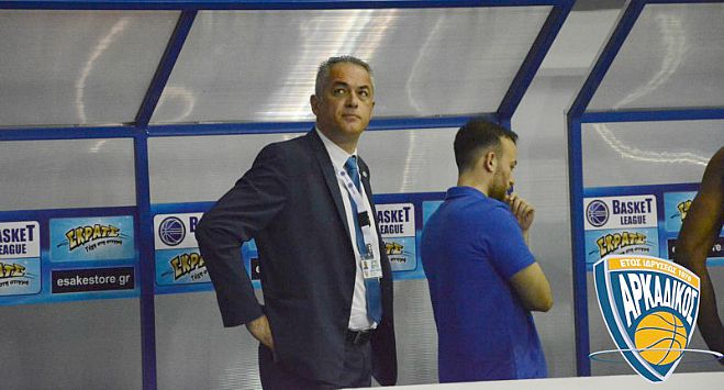 Μιχάλης Σμυρνιώτης: «Ψάχνουμε την καλύτερη δυνατή λύση για τον Αρκαδικό»