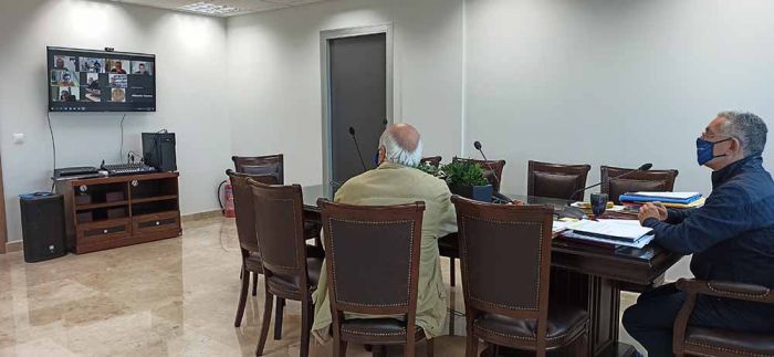 Τηλεδιάσκεψη Λαμπρόπουλου με εκπροσώπους Σχολών Οδηγών