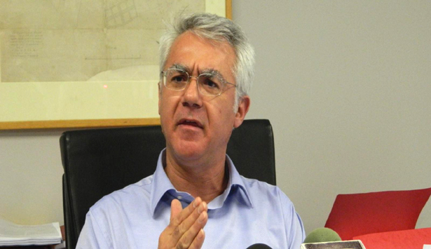 &Sigma;&mu;&upsilon;&rho;&nu;&iota;ώ&tau;&eta;&sigmaf;: &laquo;&Sigma;&kappa;&omicron;&pi;ό&sigmaf; &delta;&epsilon;&nu; &epsilon;ί&nu;&alpha;&iota; &nu;&alpha; &kappa;&lambda;&epsilon;ί&sigma;&epsilon;&iota; &tau;&omicron; &Beta;&omicron;&sigma;&upsilon;&nu;&iota;ώ&tau;&epsilon;&iota;&omicron;, &alpha;&lambda;&lambda;ά &nu;&alpha; &epsilon;&xi;&alpha;&sigma;&phi;&alpha;&lambda;ί&sigma;&omicron;&upsilon;&mu;&epsilon; &tau;&eta; &lambda;&epsilon;&iota;&tau;&omicron;&upsilon;&rho;&gamma;ί&alpha; &tau;&omicron;&upsilon;&raquo; (vd)