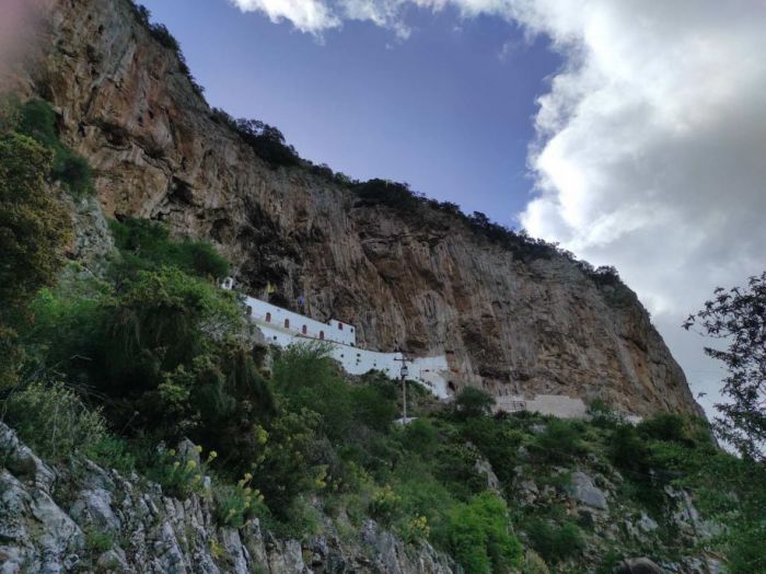 Ξεκινούν εργασίες συντήρησης και αποκατάστασης των χώρων του Ιερού Μετοχίου στη Μονή Κοιμήσεως Θεοτόκου Κανδήλας
