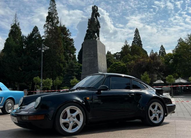 &Sigma;&epsilon; &rho;&upsilon;&theta;&mu;&omicron;ύ&sigmaf; motorsport &eta; &Tau;&rho;ί&pi;&omicron;&lambda;&eta;! (&epsilon;&iota;&kappa;ό&nu;&epsilon;&sigmaf;)