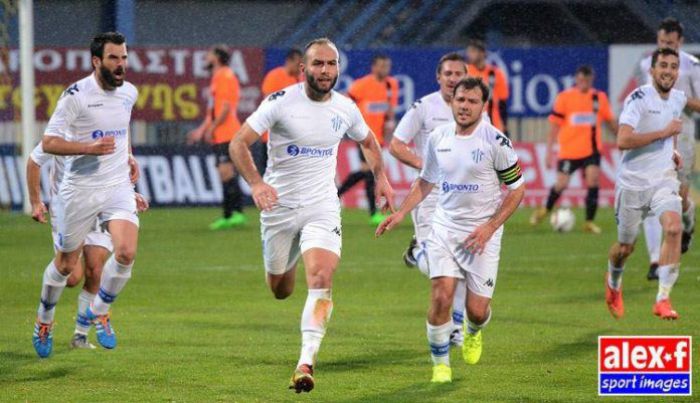 &Sigma;&tau;&eta;&nu; &Delta;ό&xi;&alpha; &Mu;&epsilon;&gamma;&alpha;&lambda;ό&pi;&omicron;&lambda;&eta;&sigmaf; &epsilon;&pi;&iota;&sigma;&tau;&rho;έ&phi;&epsilon;&iota; &omicron; &Gamma;&iota;ά&nu;&nu;&eta;&sigmaf; &Gamma;&iota;&alpha;&nu;&nu;&alpha;&kappa;&omicron;ύ&lambda;&iota;&alpha;&sigmaf;