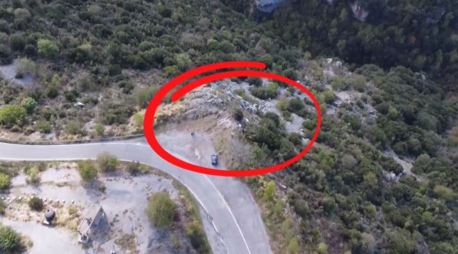 Βίντεο από drone δείχνει το σημείο που "κρεμάστηκε" το λεωφορείο στα Λαγκάδια (vd)