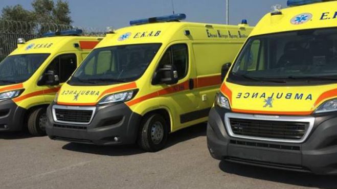 Σε ετοιμότητα το ΕΚΑΒ Τρίπολης | Έκτακτα μέτρα κάλυψης του Εθνικού Οδικού Δικτύου για τις γιορτές