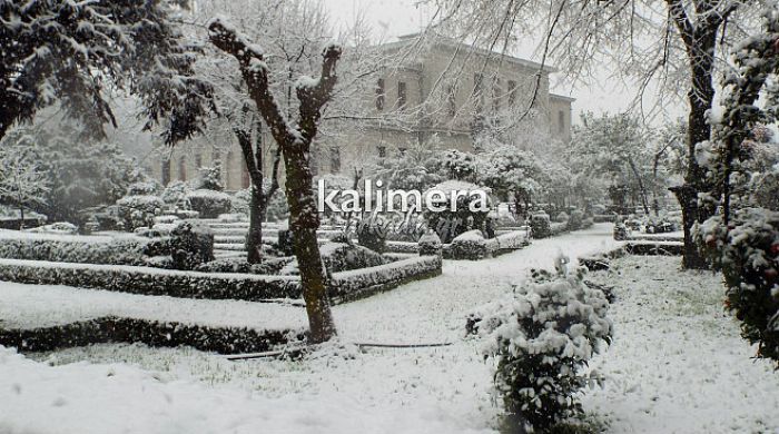 &Kappa;&alpha;&iota;&rho;ό&sigmaf; | &Pi;&omicron;&iota;&alpha; &mu;έ&rho;&alpha; &laquo;&delta;&epsilon;ί&chi;&nu;&omicron;&upsilon;&nu;&raquo; &tau;&alpha; &sigma;&tau;&omicron;&iota;&chi;&epsilon;ί&alpha; &chi;&iota;ό&nu;&iota; &mu;έ&sigma;&alpha; &sigma;&tau;&eta;&nu; &Tau;&rho;ί&pi;&omicron;&lambda;&eta;!