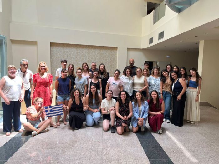 &Phi;&omicron;&iota;&tau;&eta;&tau;έ&sigmaf; &kappa;&alpha;&iota; &delta;&iota;&alpha;&kappa;&epsilon;&kappa;&rho;&iota;&mu;έ&nu;&omicron;&iota; &kappa;&alpha;&theta;&eta;&gamma;&eta;&tau;έ&sigmaf; &alpha;&pi;ό &pi;&alpha;&nu;&epsilon;&pi;&iota;&sigma;&tau;ή&mu;&iota;&alpha; &tau;&eta;&sigmaf; &Epsilon;&lambda;&lambda;ά&delta;&alpha;&sigmaf;, &tau;&eta;&sigmaf; &Pi;&omicron;&rho;&tau;&omicron;&gamma;&alpha;&lambda;ί&alpha;&sigmaf;, &tau;&eta;&sigmaf; &Gamma;&alpha;&lambda;&lambda;ί&alpha;&sigmaf; &kappa;&alpha;&iota; &tau;&eta;&sigmaf; &Tau;&sigma;&epsilon;&chi;ί&alpha;&sigmaf; &sigma;&tau;&eta;&nu; &Tau;&rho;ί&pi;&omicron;&lambda;&eta;!