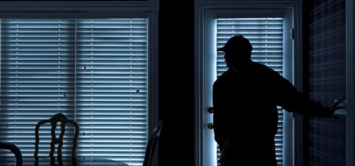 &Kappa;&lambda;&omicron;&pi;έ&sigmaf; &sigma;&tau;&omicron; &Mu;ά&nu;&alpha;&rho;&eta; | "&Phi;ό&beta;&omicron;&sigmaf; &kappa;&alpha;&iota; &tau;&rho;ό&mu;&omicron;&sigmaf; &sigma;&tau;&omicron;&upsilon;&sigmaf; &kappa;&alpha;&tau;&omicron;ί&kappa;&omicron;&upsilon;&sigmaf;" &lambda;έ&epsilon;&iota; &omicron; &Pi;&alpha;&pi;&alpha;&delta;&eta;&mu;&eta;&tau;&rho;ί&omicron;&upsilon; - &Omicron;&iota;&kappa;&omicron;&nu;&omicron;&mu;ό&pi;&omicron;&upsilon;&lambda;&omicron;&sigmaf;: "&Mu;&eta;&nu; &epsilon;&kappa;&mu;&eta;&delta;&epsilon;&nu;ί&zeta;&omicron;&upsilon;&mu;&epsilon; &tau;&eta;&nu; &pi;&rho;&omicron;&sigma;&pi;ά&theta;&epsilon;&iota;&alpha; &tau;&eta;&sigmaf; &Epsilon;&Lambda;.&Alpha;&Sigma;."