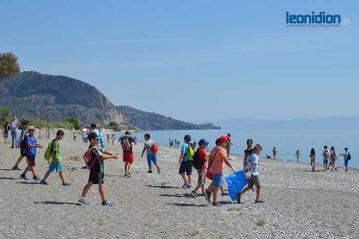 Εθελοντικός καθαρισμός έγινε στην Πλάκα Λεωνιδίου (vd)