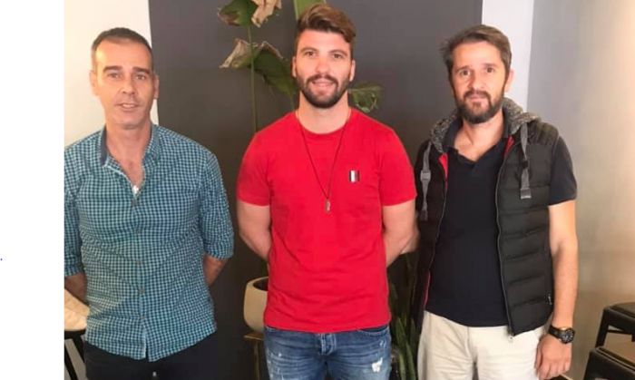 &Omicron; &Pi;&omicron;&lambda;ύ&beta;&iota;&omicron;&sigmaf; &alpha;&nu;&alpha;&kappa;&omicron;ί&nu;&omega;&sigma;&epsilon; &Mu;&pi;&omicron;&upsilon;&sigma;&iota;&omicron;ύ&tau;&alpha;