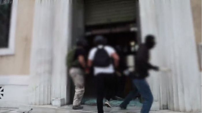&quot;Ρουβίκωνας&quot; | Το βίντεο της επίθεσης στο κτίριο του Συμβουλίου της Επικρατείας! (vd)