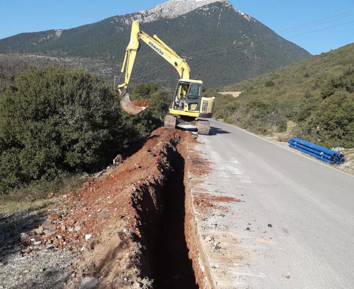 Ξεκίνησαν τα έργα αντικατάστασης δικτύου ύδρευσης σε οχτώ χωριά του Δήμου Τρίπολης (εικόνες)
