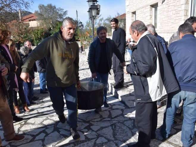 Γιορτή παστού και τσιγαρίδας στο Θεόκτιστο Γορτυνίας (εικόνες - βίντεο)
