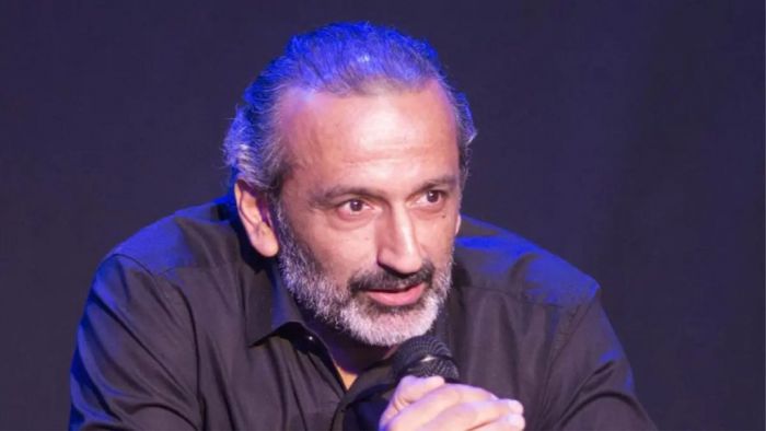 Έ&phi;&upsilon;&gamma;&epsilon; &alpha;&pi;ό &tau;&eta; &zeta;&omega;ή &omicron; &eta;&theta;&omicron;&pi;&omicron;&iota;ό&sigmaf; &Pi;&alpha;ύ&lambda;&omicron;&sigmaf; &Kappa;&omicron;&upsilon;&rho;&tau;ί&delta;&eta;&sigmaf; &ndash; &Sigma;&upsilon;&mu;&mu;&epsilon;&tau;&epsilon;ί&chi;&epsilon; &sigma;&epsilon; &laquo;Ά&gamma;&rho;&iota;&epsilon;&sigmaf; &Mu;έ&lambda;&iota;&sigma;&sigma;&epsilon;&sigmaf;&raquo; &kappa;&alpha;&iota; &laquo;&Kappa;ό&kappa;&kappa;&iota;&nu;&omicron; &Pi;&omicron;&tau;ά&mu;&iota;&raquo;