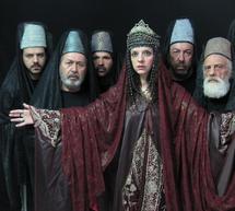 &Sigma;ή&mu;&epsilon;&rho;&alpha; - &Omicron;&iota; &laquo;&Pi;έ&rho;&sigma;&epsilon;&sigmaf;&raquo; &tau;&omicron;&upsilon; &Alpha;&iota;&sigma;&chi;ύ&lambda;&omicron;&upsilon; &sigma;&tau;&omicron; &Alpha;&rho;&chi;&alpha;ί&omicron; &Theta;έ&alpha;&tau;&rho;&omicron; &tau;&eta;&sigmaf; &Mu;&epsilon;&gamma;&alpha;&lambda;ό&pi;&omicron;&lambda;&eta;&sigmaf; &mu;&epsilon; &epsilon;&lambda;&epsilon;ύ&theta;&epsilon;&rho;&eta; &epsilon;ί&sigma;&omicron;&delta;&omicron;!