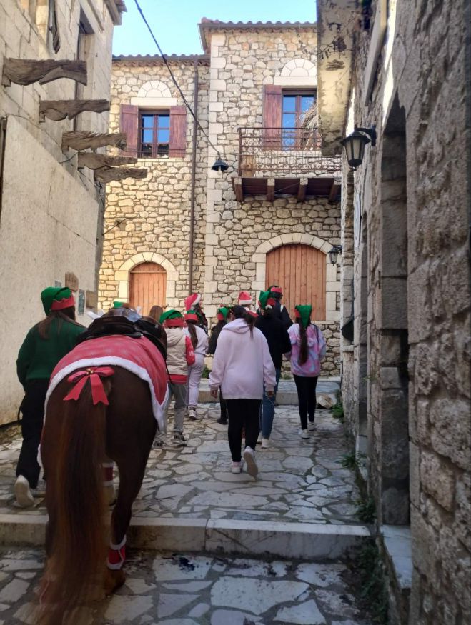 &Kappa;&alpha;&rho;ύ&tau;&alpha;&iota;&nu;&alpha; | &Delta;ώ&rho;&alpha; &sigma;&epsilon; ό&lambda;&alpha; &tau;&alpha; &sigma;&pi;ί&tau;&iota;&alpha; &tau;&omicron;&upsilon; &chi;&omega;&rho;&iota;&omicron;ύ &alpha;&pi;ό &tau;&alpha; &alpha;&kappa;&omicron;ύ&rho;&alpha;&sigma;&tau;&alpha; &xi;&omega;&tau;&iota;&kappa;ά! (vd)