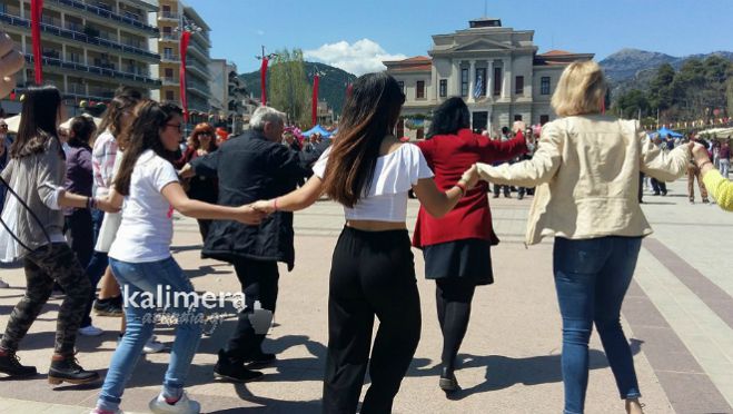 &Mu;&epsilon;&gamma;ά&lambda;&omicron; &gamma;&lambda;έ&nu;&tau;&iota; &gamma;&iota;&alpha; &tau;&eta;&nu; &Kappa;&upsilon;&rho;&iota;&alpha;&kappa;ή &tau;&omicron;&upsilon; &Pi;ά&sigma;&chi;&alpha; &sigma;&tau;&eta;&nu; &pi;&lambda;&alpha;&tau;&epsilon;ί&alpha; Ά&rho;&epsilon;&omega;&sigmaf;! (vd)