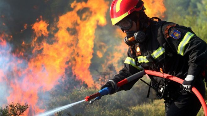 &Sigma;&upsilon;&nu;&epsilon;&chi;ί&zeta;&omicron;&nu;&tau;&alpha;&iota; &tau;&alpha; &pi;&rho;&omicron;&beta;&lambda;ή&mu;&alpha;&tau;&alpha; &mu;&epsilon; &tau;&iota;&sigmaf; &phi;&omega;&tau;&iota;έ&sigmaf; &sigma;&tau;&eta; &Mu;&epsilon;&sigma;&sigma;&eta;&nu;ί&alpha;