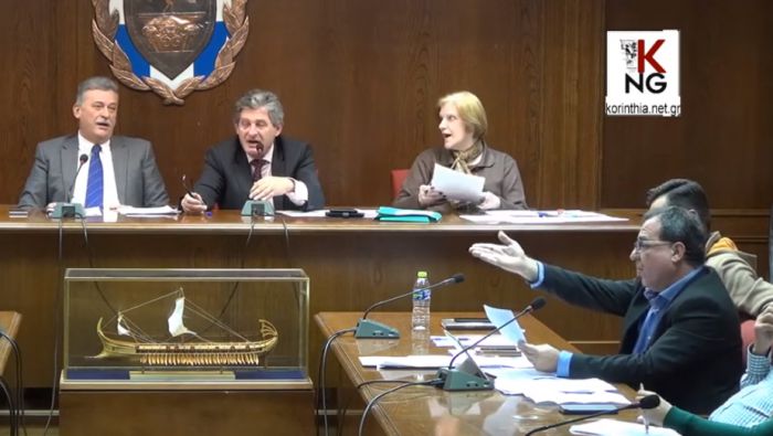 &Mu;&iota;&alpha; &omega;&rho;&alpha;ί&alpha; ... &alpha;&tau;&mu;ό&sigma;&phi;&alpha;&iota;&rho;&alpha; &sigma;&tau;&omicron; &Delta;&eta;&mu;&omicron;&tau;&iota;&kappa;ό &Sigma;&upsilon;&mu;&beta;&omicron;ύ&lambda;&iota;&omicron; &Kappa;&omicron;&rho;&iota;&nu;&theta;ί&omega;&nu; | &laquo;&Beta;ά&lambda;&epsilon; &tau;&omicron; &chi;&rho;&omicron;&nu;ό&mu;&epsilon;&tau;&rho;&omicron; &epsilon;&kappa;&epsilon;ί &pi;&omicron;&upsilon; &xi;έ&rho;&epsilon;&iota;&sigmaf;&raquo;! (vd)