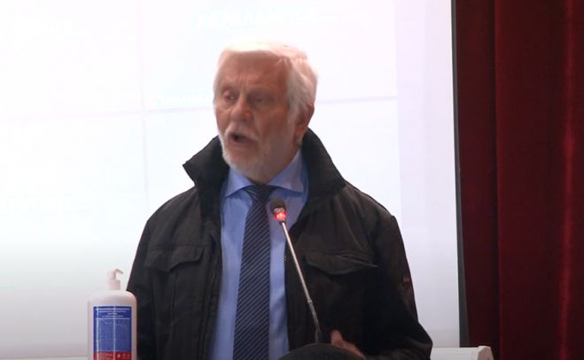 &Tau;&alpha;&tau;&omicron;ύ&lambda;&eta;&sigmaf; &gamma;&iota;&alpha; &Tau;έ&mu;&pi;&eta;: "&Tau;&eta; &mu;&epsilon;&gamma;ά&lambda;&eta; &epsilon;&upsilon;&theta;ύ&nu;&eta; έ&chi;&epsilon;&iota; &omicron; ί&delta;&iota;&omicron;&sigmaf; &omicron; &Pi;&rho;&omega;&theta;&upsilon;&pi;&omicron;&upsilon;&rho;&gamma;ό&sigmaf;"