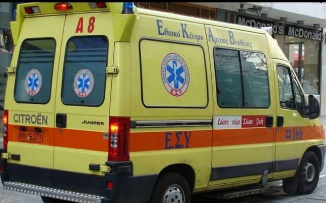 Τροχαίο ατύχημα μετά το Κρυονέρι με δύο τραυματίες ...