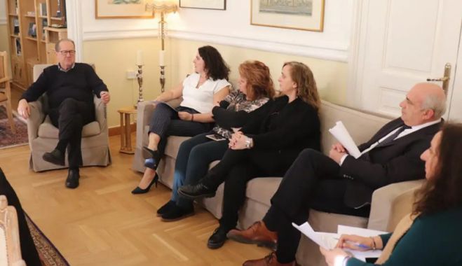 &Nu;ί&kappa;&alpha;&sigmaf;: "&Upsilon;&pi;&epsilon;&rho;&omega;&rho;ί&epsilon;&sigmaf; &theta;&alpha; &pi;&alpha;ί&rho;&nu;&omicron;&upsilon;&nu;, ό&sigma;&omicron;&iota; &tau;&iota;&sigmaf; &kappa;ά&nu;&omicron;&upsilon;&nu;"