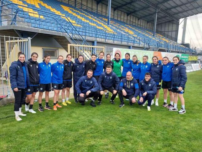 &Gamma;&upsilon;&nu;&alpha;&iota;&kappa;&epsilon;ί&alpha; &omicron;&mu;ά&delta;&alpha; &Alpha;&sigma;&tau;έ&rho;&alpha; | &Epsilon;&upsilon;&chi;έ&sigmaf; &kappa;&alpha;&iota; &delta;ώ&rho;&alpha;! (vd)