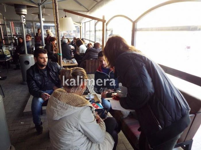 Φυλλάδια για το Aids και προφυλακτικά μοιράστηκαν σε καφετέριες της Τρίπολης (εικόνες)