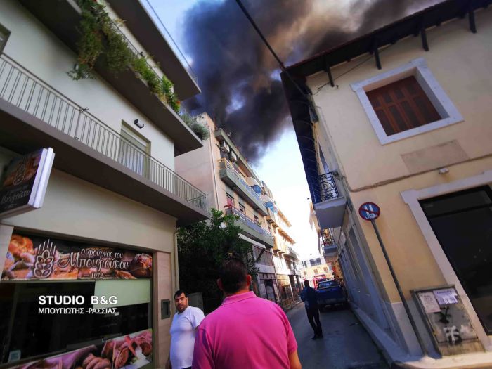 Πυκνοί μαύροι καπνοί στον ουρανό του Ναυπλίου! (vd)