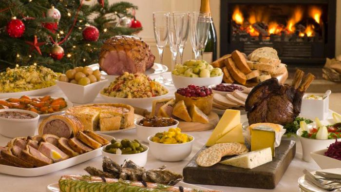 Χριστουγεννιάτικο τραπέζι | Μειωμένες κατά 3% οι τιμές στις μεγάλες αλυσίδες σουπερμάρκετ
