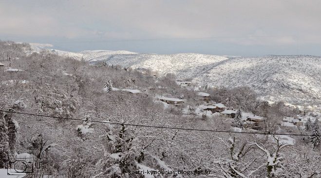 Μαγευτικές εικόνες από το χιονισμένο Καστρί