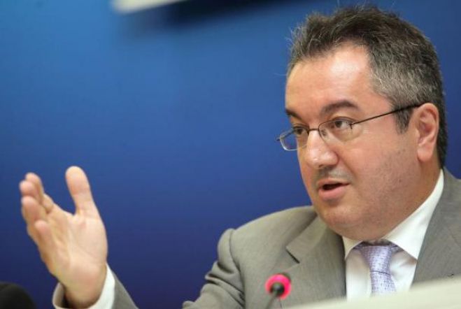 Μόσιαλος για κορωνοϊό: &quot;Σε 45-60 ημέρες τα νέα για το φάρμακο - Σε λιγότερο από 1 έτος το εμβόλιο&quot;