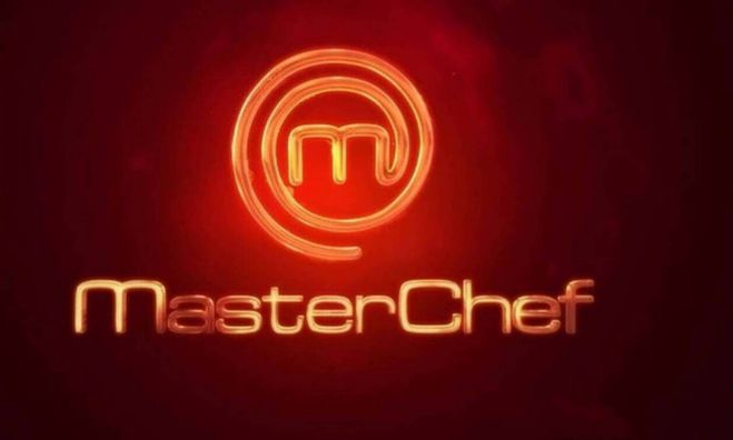 MasterChef |&Alpha;&pi;&omicron;&kappa;ά&lambda;&upsilon;&psi;&eta; - &laquo;&beta;ό&mu;&beta;&alpha;&raquo; &pi;&rho;ώ&eta;&nu; &pi;&alpha;ί&kappa;&tau;&eta; &gamma;&iota;&alpha; &pi;&omicron;&lambda;&lambda;ά &zeta;&epsilon;&upsilon;&gamma;ά&rho;&iota;&alpha; &kappa;&alpha;&iota;&hellip; &sigma;&epsilon;&xi; &sigma;&tau;&omicron; &sigma;&pi;ί&tau;&iota; &tau;&omicron;&upsilon; reality!