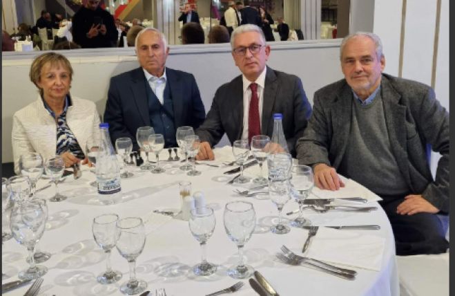 &Lambda;&alpha;&mu;&pi;&rho;ό&pi;&omicron;&upsilon;&lambda;&omicron;&sigmaf;: &laquo;&Omicron;&iota; &Beta;&omicron;&rho;&epsilon;&iota;&omicron;&eta;&pi;&epsilon;&iota;&rho;ώ&tau;&epsilon;&sigmaf; &epsilon;ί&nu;&alpha;&iota; &kappa;&omicron;&mu;&mu;ά&tau;&iota; &tau;&eta;&sigmaf; &chi;ώ&rho;&alpha;&sigmaf; &mu;&alpha;&sigmaf;&raquo;