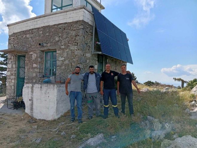 Φωτοβολταϊκά στα πυροφυλάκια του Κοσμά και του Αγίου Βασιλείου Κυνουρίας - Ευχαριστίες της Πυροσβεστικής στην εταιρεία "Καυκάς"