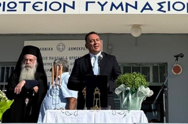 &Sigma;&tau;&eta;&nu; &Tau;&rho;ί&pi;&omicron;&lambda;&eta; &omicron; &Upsilon;&phi;&upsilon;&pi;&omicron;&upsilon;&rho;&gamma;ό&sigmaf; &Pi;&alpha;&iota;&delta;&epsilon;ί&alpha;&sigmaf; &Kappa;ώ&sigma;&tau;&alpha;&sigmaf; &Beta;&lambda;ά&sigma;&eta;&sigmaf; &gamma;&iota;&alpha; &tau;&omicron;&nu; &Alpha;&gamma;&iota;&alpha;&sigma;&mu;ό &tau;&eta;&sigmaf; &nu;έ&alpha;&sigmaf; &sigma;&chi;&omicron;&lambda;&iota;&kappa;ή&sigmaf; &chi;&rho;&omicron;&nu;&iota;ά&sigmaf; - &Sigma;&epsilon; &pi;&omicron;&iota;&alpha; &sigma;&chi;&omicron;&lambda;&epsilon;ί&alpha; &theta;&alpha; &pi;ά&epsilon;&iota;!