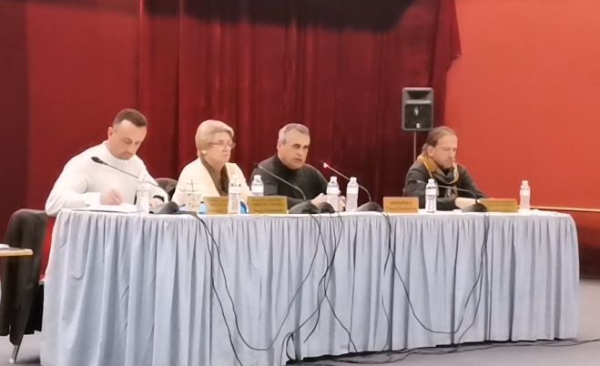 &Tau;&zeta;&iota;&omicron;ύ&mu;&eta;&sigmaf;: "&Theta;&alpha; &beta;&alpha;&rho;&epsilon;&theta;&epsilon;ί&tau;&epsilon; &kappa;ύ&rho;&iota;&epsilon; &Sigma;&mu;&upsilon;&rho;&nu;&iota;ώ&tau;&eta; &nu;&alpha; έ&rho;&chi;&epsilon;&sigma;&tau;&epsilon; &sigma;&epsilon; &epsilon;&gamma;&kappa;&alpha;ί&nu;&iota;&alpha;"