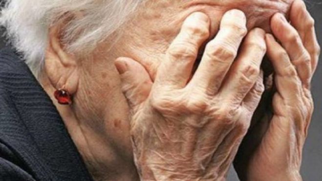 &Rho;&omicron;&epsilon;&iota;&nu;ό | Έ&kappa;&lambda;&epsilon;&psi;&alpha;&nu; &ldquo;&mu;έ&rho;&alpha; &mu;&epsilon;&sigma;&eta;&mu;έ&rho;&iota;&rdquo; &sigma;&pi;ί&tau;&iota; &eta;&lambda;&iota;&kappa;&iota;&omega;&mu;έ&nu;&omega;&nu; &kappa;&alpha;&iota; έ&phi;&upsilon;&gamma;&alpha;&nu; &alpha;&nu;&epsilon;&nu;ό&chi;&lambda;&eta;&tau;&omicron;&iota;
