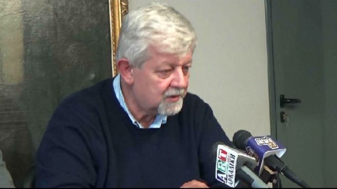&Pi;&alpha;&upsilon;&lambda;ή&sigmaf; &gamma;&iota;&alpha; &alpha;&kappa;ύ&rho;&omega;&sigma;&eta; &alpha;&pi;ό&phi;&alpha;&sigma;&eta;&sigmaf; &kappa;&alpha;&nu;&omicron;&nu;&iota;&sigma;&tau;&iota;&kappa;ή&sigmaf;: "&Eta; &Alpha;&pi;&omicron;&kappa;&epsilon;&nu;&tau;&rho;&omega;&mu;έ&nu;&eta; &nu;&alpha; &epsilon;&phi;&alpha;&rho;&mu;ό&sigma;&epsilon;&iota; &tau;&omicron; &Nu;ό&mu;&omicron;" (vd)