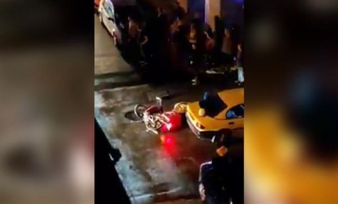 &Tau;&rho;&alpha;&gamma;&omega;&delta;ί&alpha; &sigma;&tau;&eta;&nu; &Kappa;&alpha;&lambda;&lambda;&iota;&theta;έ&alpha; | &Nu;&epsilon;&kappa;&rho;ό&sigmaf; 18&chi;&rho;&omicron;&nu;&omicron;&sigmaf; &nu;&tau;&epsilon;&lambda;&iota;&beta;&epsilon;&rho;ά&sigmaf; &sigma;&epsilon; &tau;&rho;&omicron;&chi;&alpha;ί&omicron; (vd)